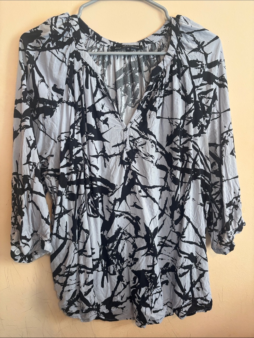 Women's Black & Light Gray Abstract Print Blouse